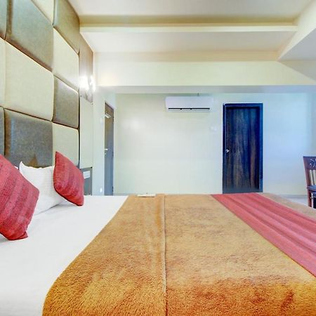 Hotel K D Residency Kalyān Esterno foto