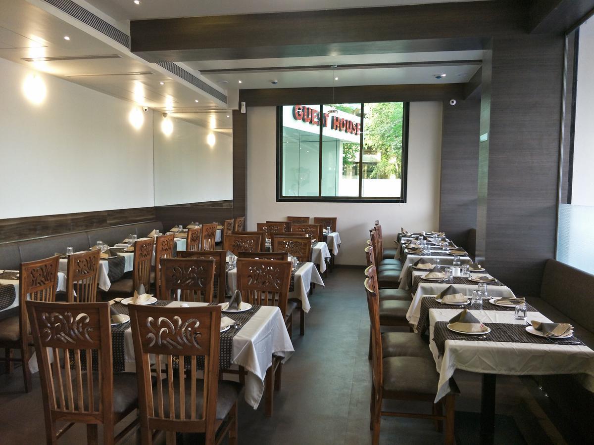 Hotel K D Residency Kalyān Esterno foto