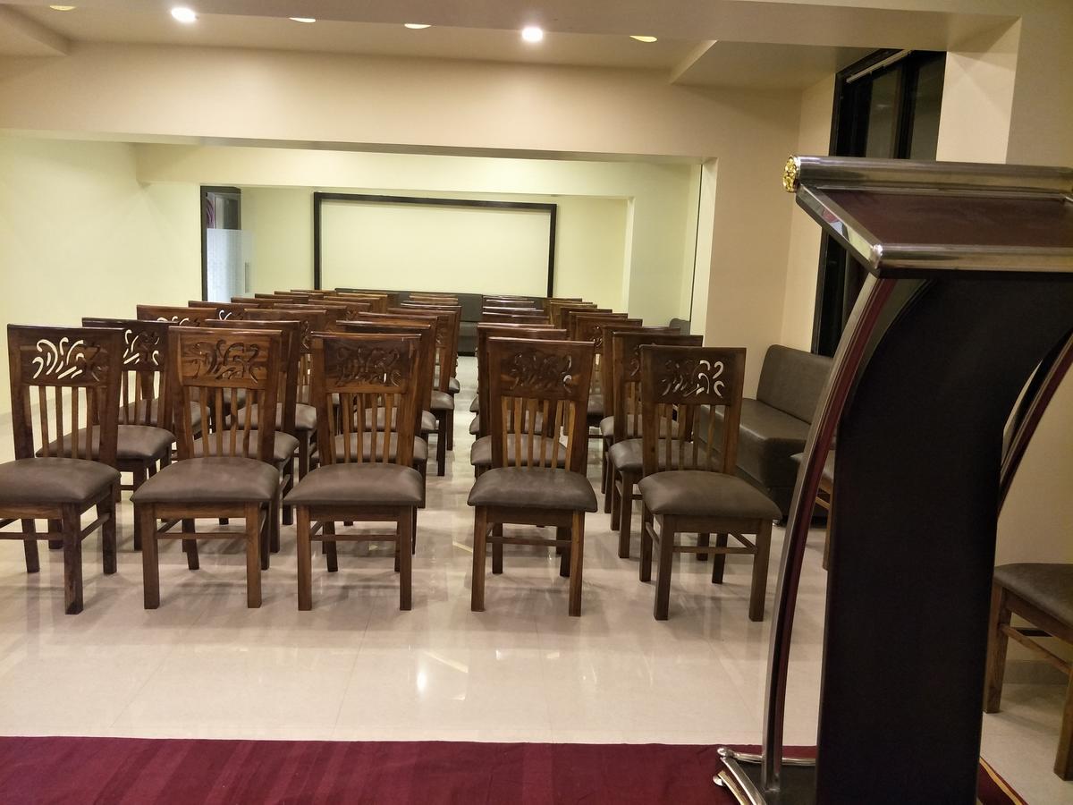 Hotel K D Residency Kalyān Esterno foto