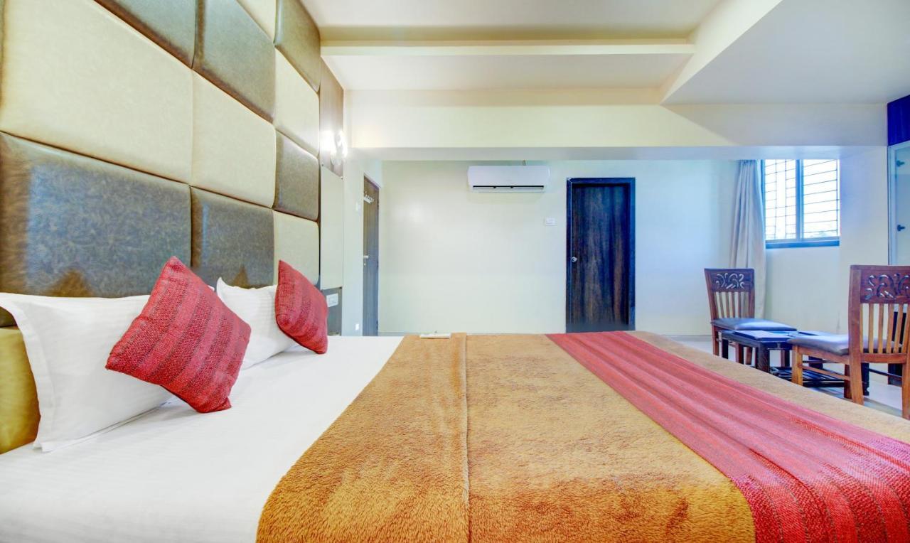 Hotel K D Residency Kalyān Esterno foto